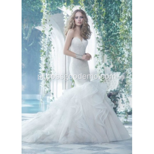 Biała suknia ślubna z mopem
